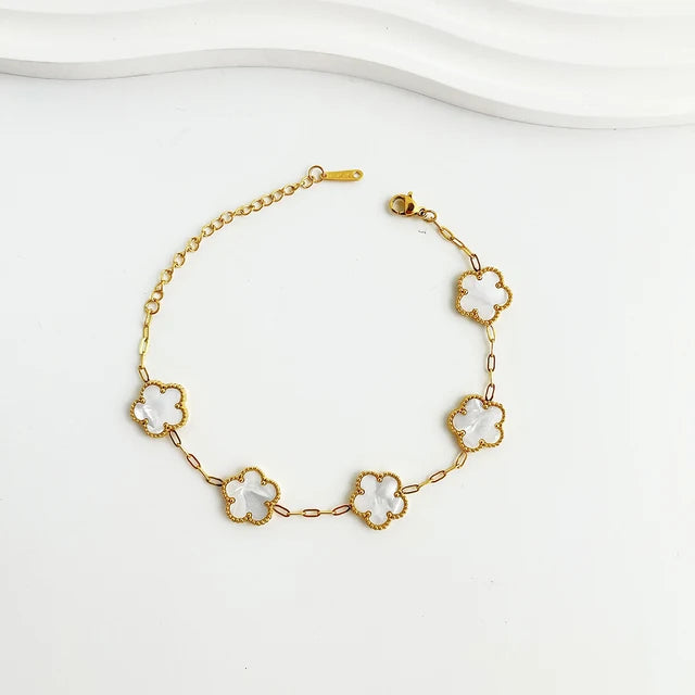 Elegance Clover Bracelet